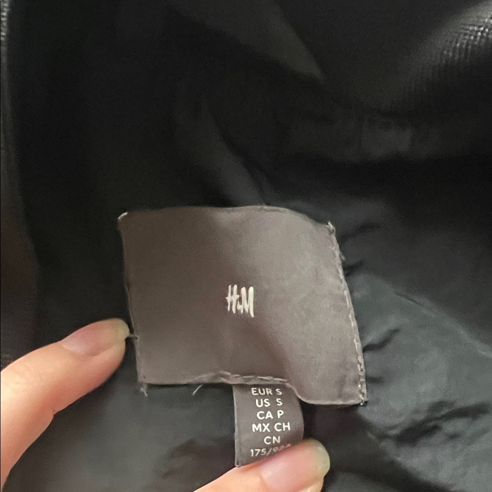 H&M Classic Black Bomber Jacket - Picture 2 of 2